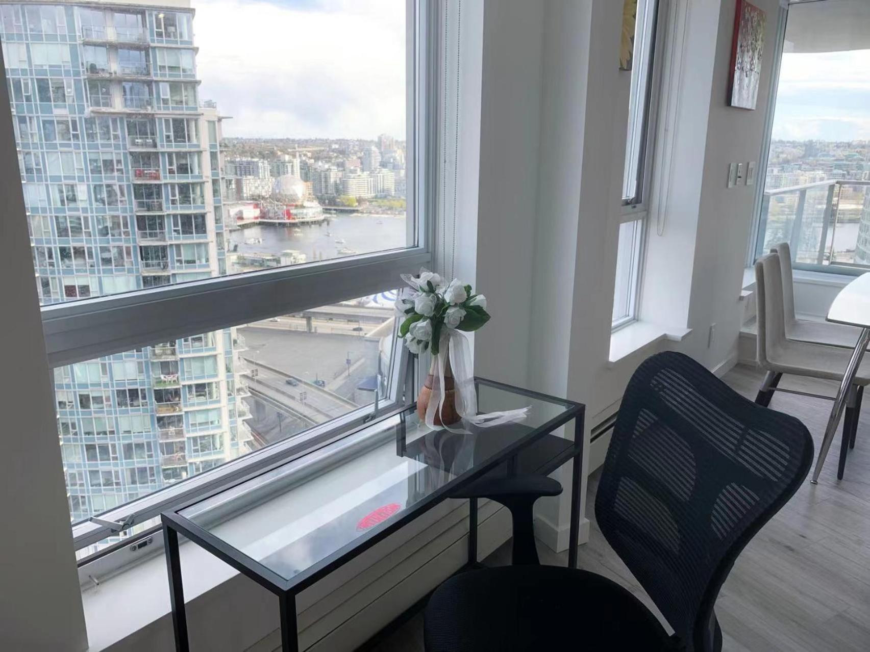 Downtown 3Br 2Ba Views Skytrain Free Parking Apartment Vancouver Exterior photo