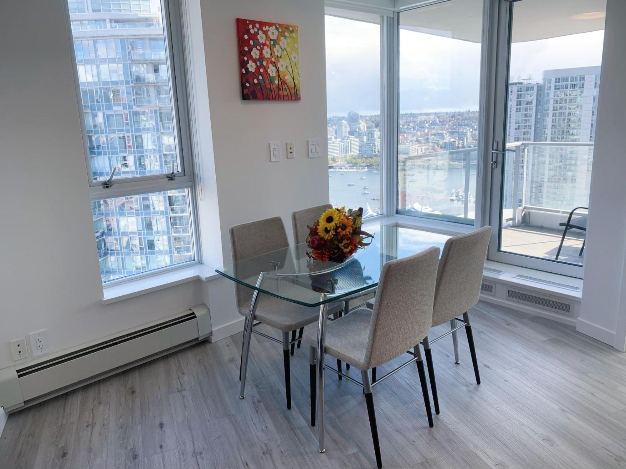 Downtown 3Br 2Ba Views Skytrain Free Parking Apartment Vancouver Exterior photo