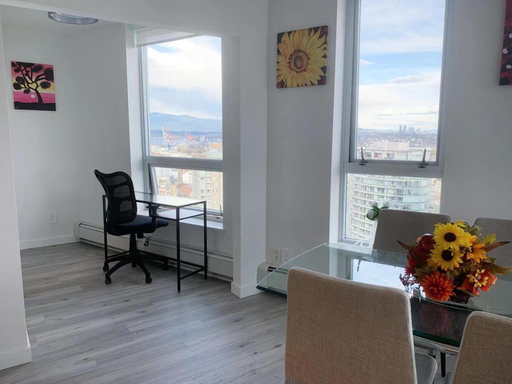 Downtown 3Br 2Ba Views Skytrain Free Parking Apartment Vancouver Exterior photo